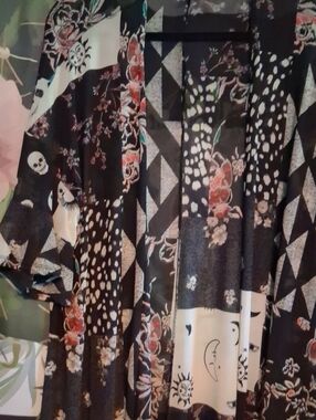 torrid Black Floral & Celestial Print Kimono